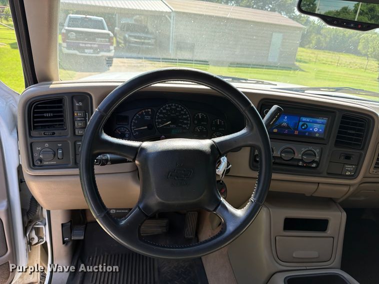 image for item FI0290 2002 Chevrolet 2500HD Ext. Cab pickup truck