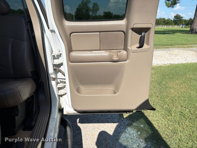 image for item FI0290 2002 Chevrolet 2500HD Ext. Cab pickup truck
