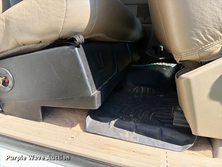 image for item FI0290 2002 Chevrolet 2500HD Ext. Cab pickup truck