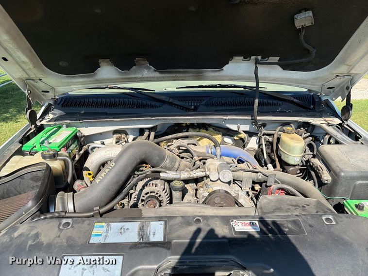 image for item FI0290 2002 Chevrolet 2500HD Ext. Cab pickup truck