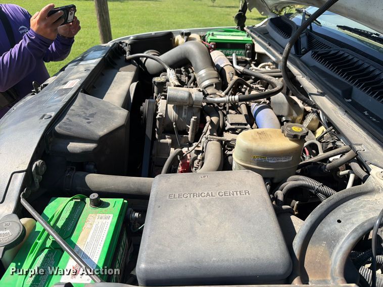 image for item FI0290 2002 Chevrolet 2500HD Ext. Cab pickup truck