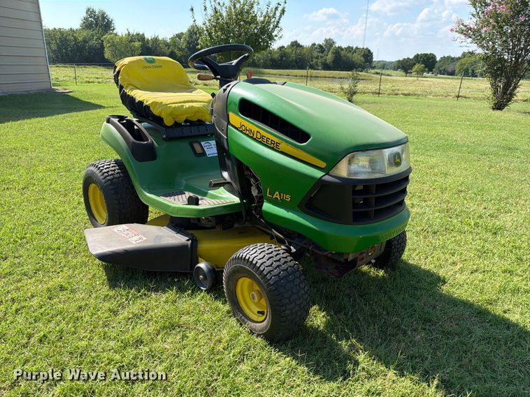 image for item FI0291 2007 John Deere LA115 lawn mower