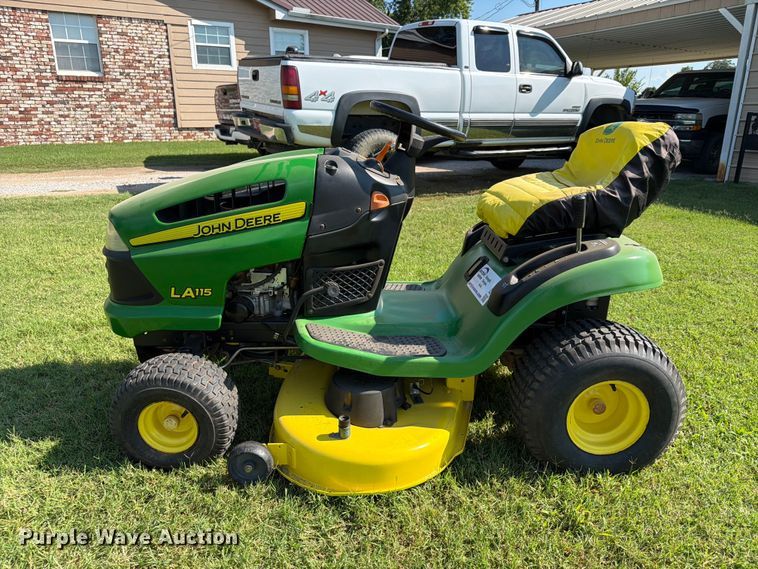 image for item FI0291 2007 John Deere LA115 lawn mower