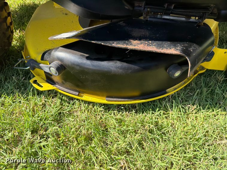 image for item FI0291 2007 John Deere LA115 lawn mower