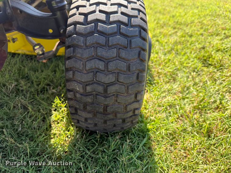 image for item FI0291 2007 John Deere LA115 lawn mower