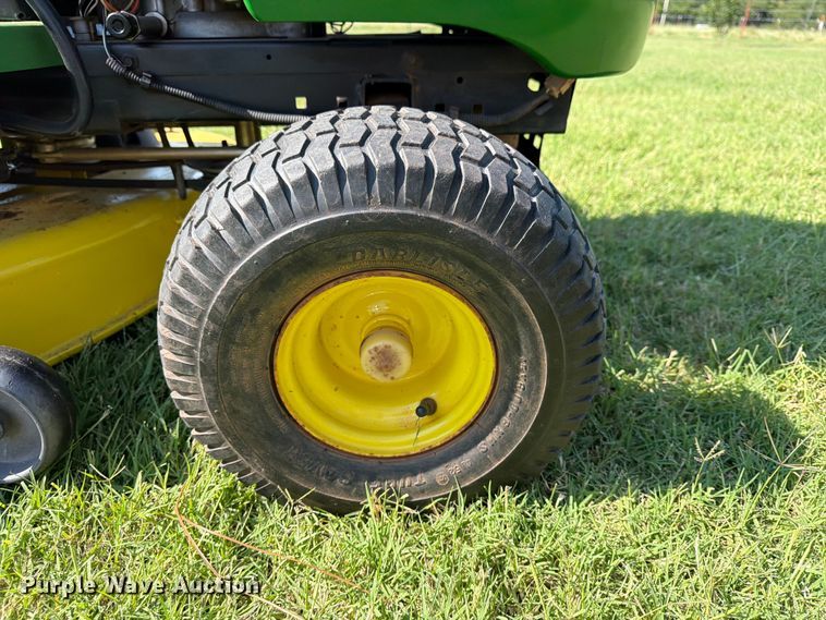 image for item FI0291 2007 John Deere LA115 lawn mower