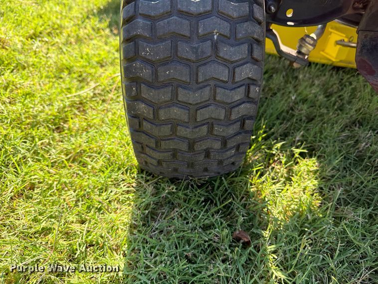 image for item FI0291 2007 John Deere LA115 lawn mower