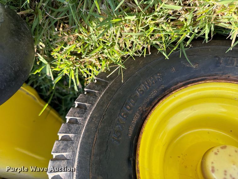 image for item FI0291 2007 John Deere LA115 lawn mower