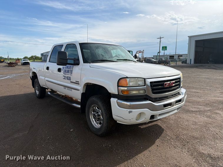 image for item FK3009 2006 GMC Sierra 2500HD Crew Cab pickup truck