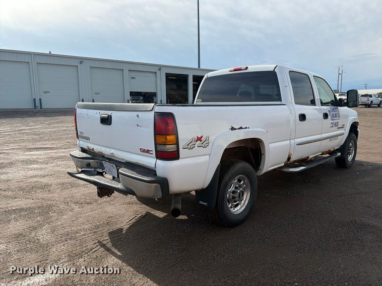 image for item FK3009 2006 GMC Sierra 2500HD Crew Cab pickup truck