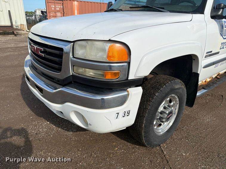 image for item FK3009 2006 GMC Sierra 2500HD Crew Cab pickup truck