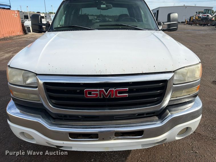 image for item FK3009 2006 GMC Sierra 2500HD Crew Cab pickup truck