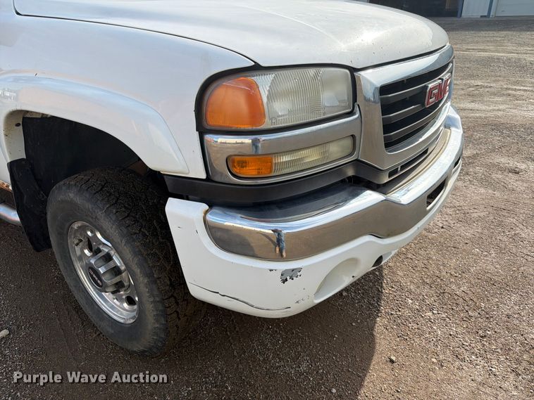 image for item FK3009 2006 GMC Sierra 2500HD Crew Cab pickup truck