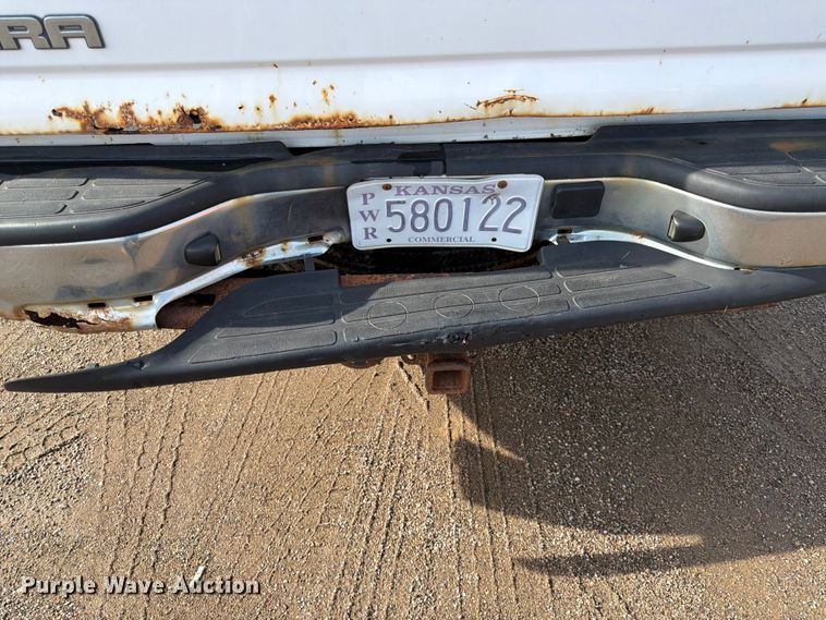 image for item FK3009 2006 GMC Sierra 2500HD Crew Cab pickup truck