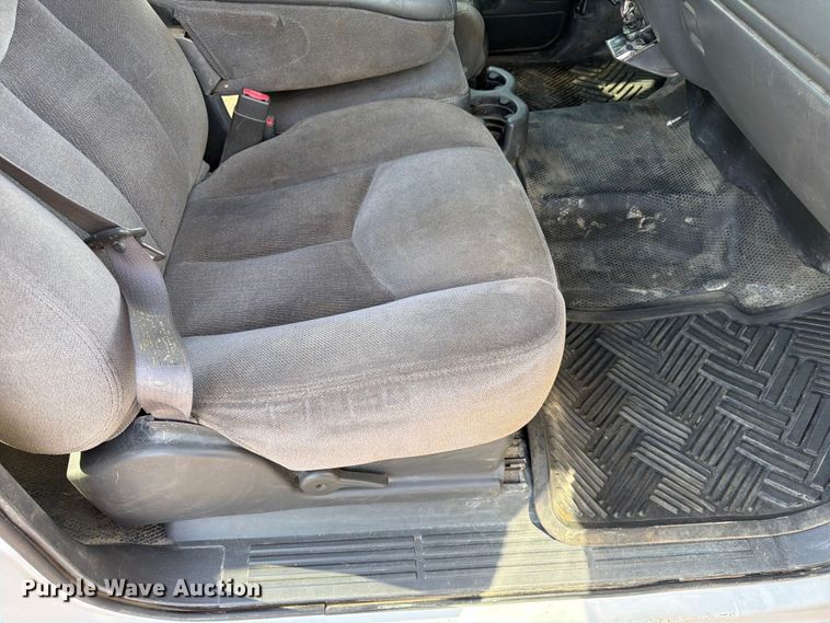 image for item FK3009 2006 GMC Sierra 2500HD Crew Cab pickup truck