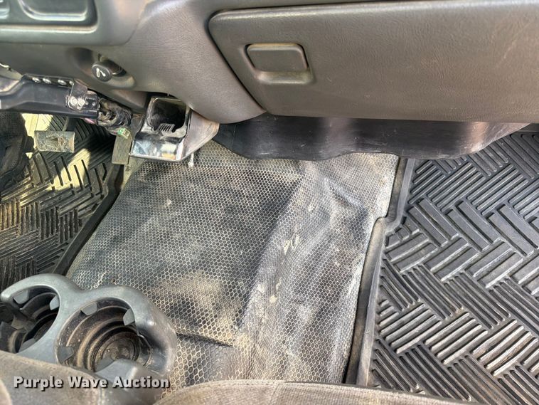 image for item FK3009 2006 GMC Sierra 2500HD Crew Cab pickup truck