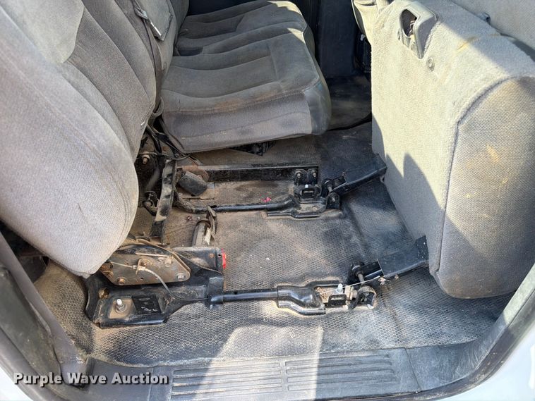 image for item FK3009 2006 GMC Sierra 2500HD Crew Cab pickup truck