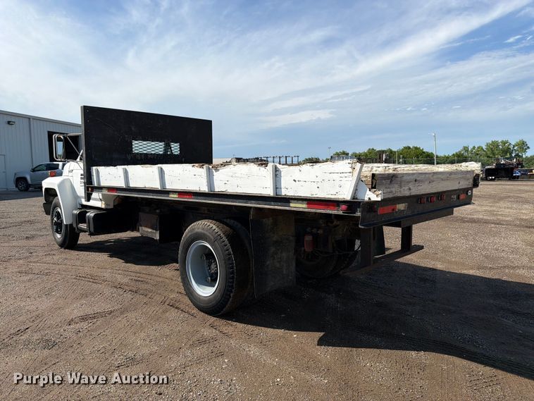 image for item FK3012 1982 Ford F700 flatbed truck