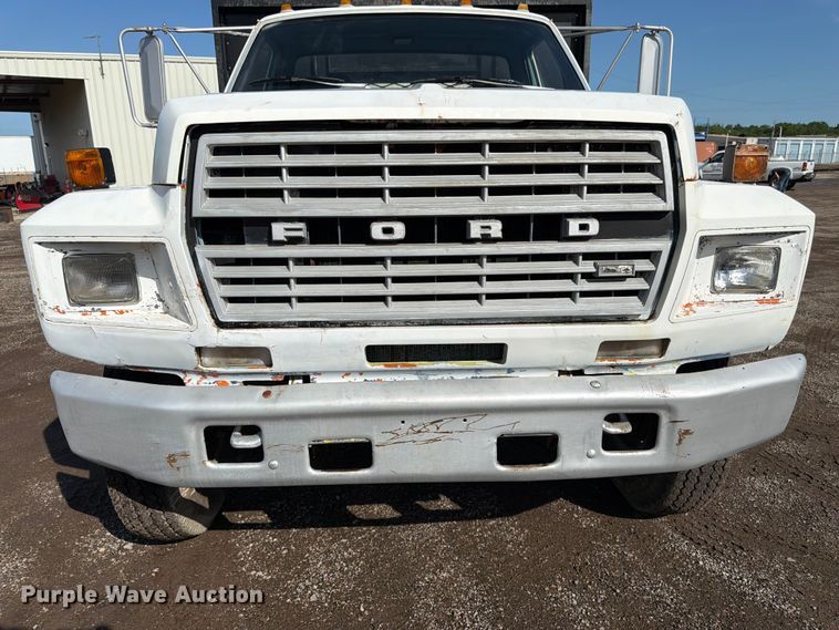 image for item FK3012 1982 Ford F700 flatbed truck
