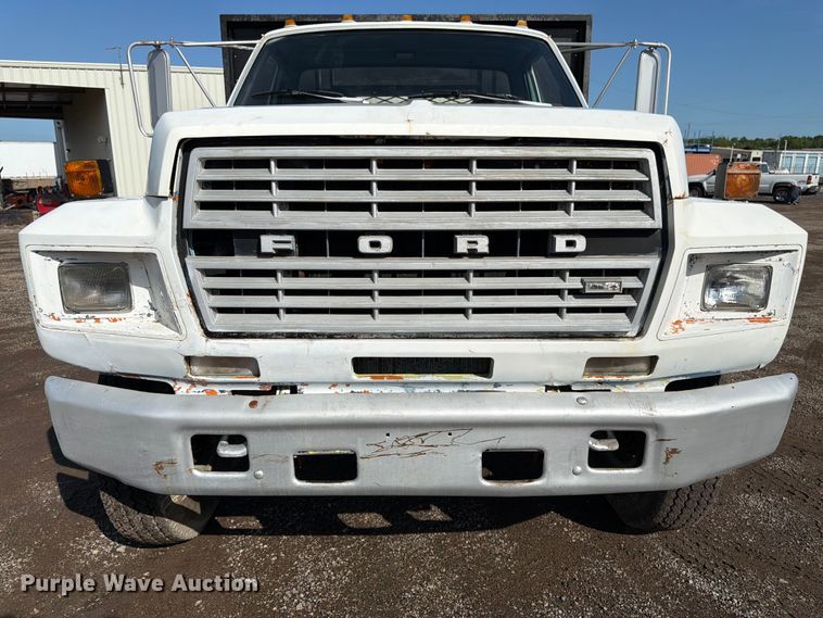 image for item FK3012 1982 Ford F700 flatbed truck