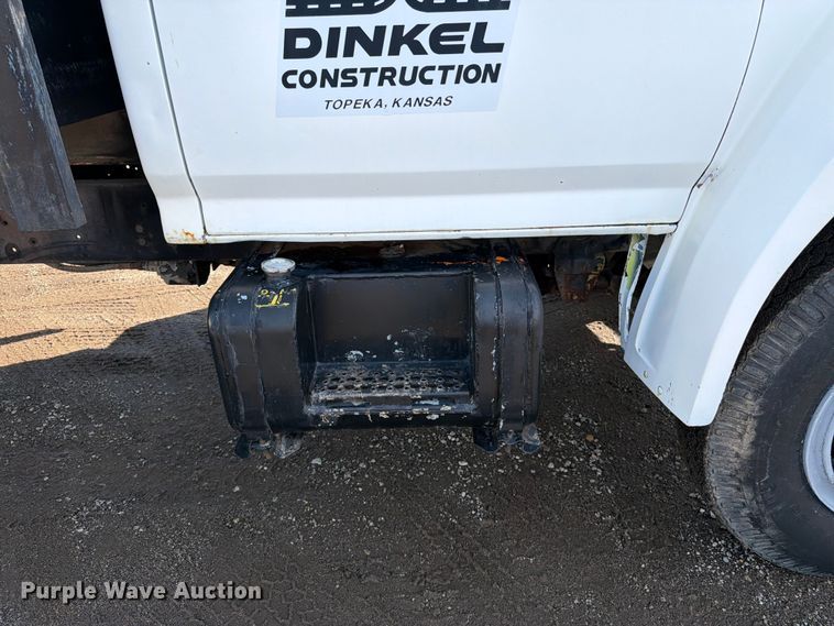 image for item FK3012 1982 Ford F700 flatbed truck