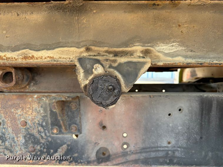 image for item FK3012 1982 Ford F700 flatbed truck
