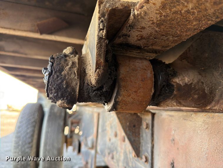 image for item FK3012 1982 Ford F700 flatbed truck