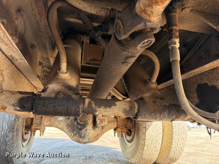 image for item FK3012 1982 Ford F700 flatbed truck