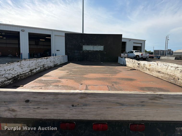 image for item FK3012 1982 Ford F700 flatbed truck