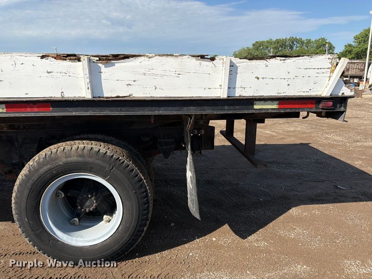 image for item FK3012 1982 Ford F700 flatbed truck