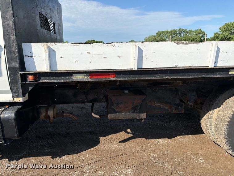 image for item FK3012 1982 Ford F700 flatbed truck