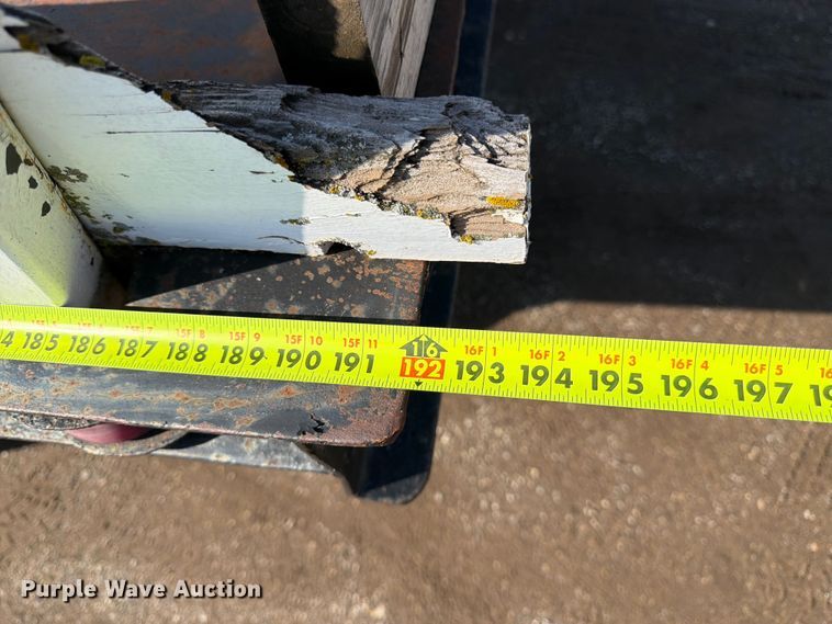 image for item FK3012 1982 Ford F700 flatbed truck