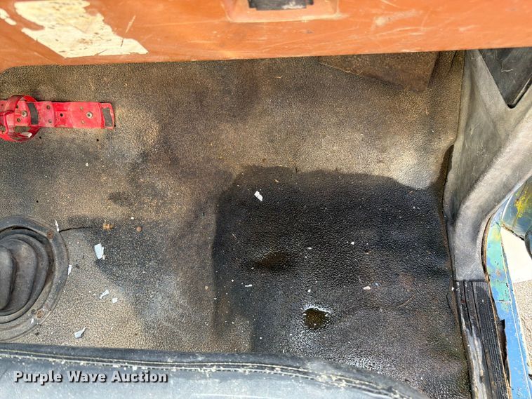 image for item FK3012 1982 Ford F700 flatbed truck