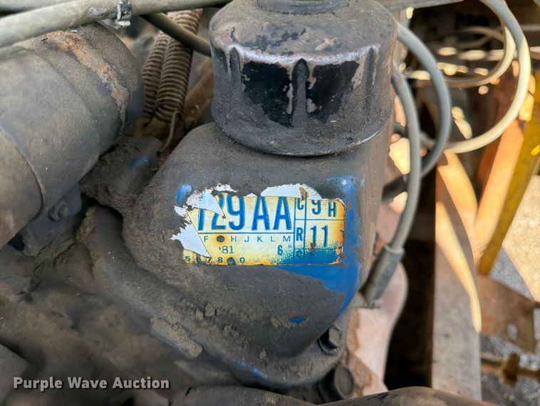 image for item FK3012 1982 Ford F700 flatbed truck