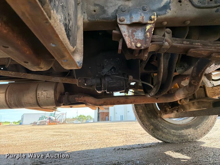 image for item FK3012 1982 Ford F700 flatbed truck