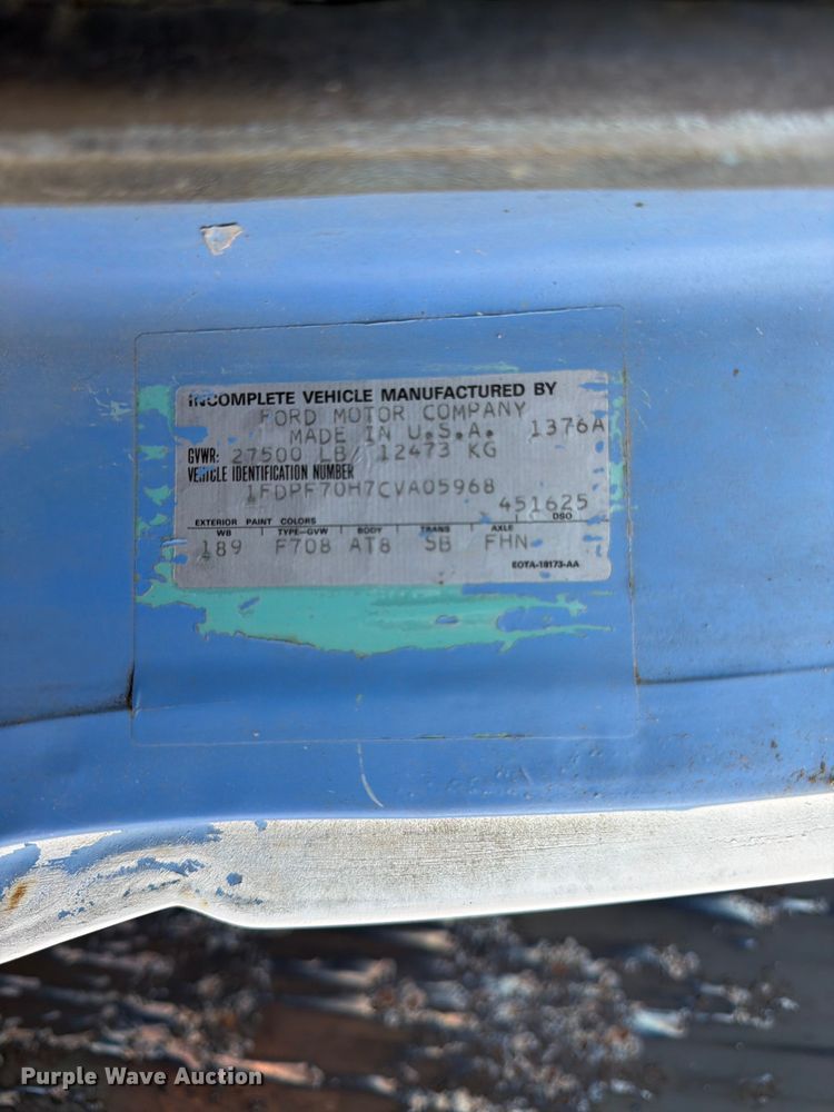 image for item FK3012 1982 Ford F700 flatbed truck