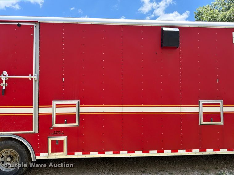 image for item FK3154 2003 Wells Cargo CVG5039 enclosed cargo trailer