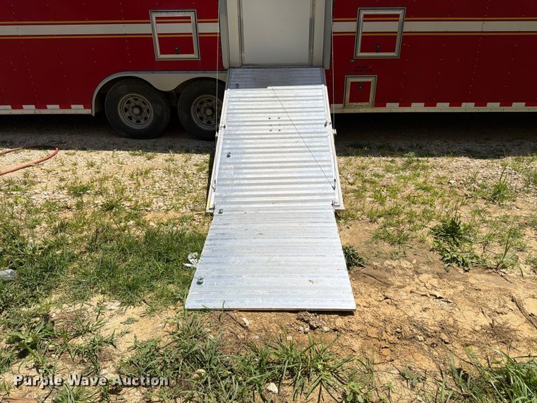 image for item FK3154 2003 Wells Cargo CVG5039 enclosed cargo trailer