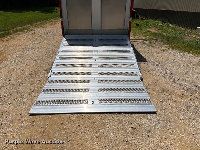 image for item FK3154 2003 Wells Cargo CVG5039 enclosed cargo trailer