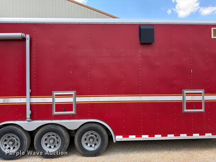 image for item FK3154 2003 Wells Cargo CVG5039 enclosed cargo trailer