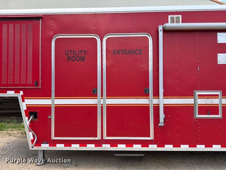 image for item FK3154 2003 Wells Cargo CVG5039 enclosed cargo trailer