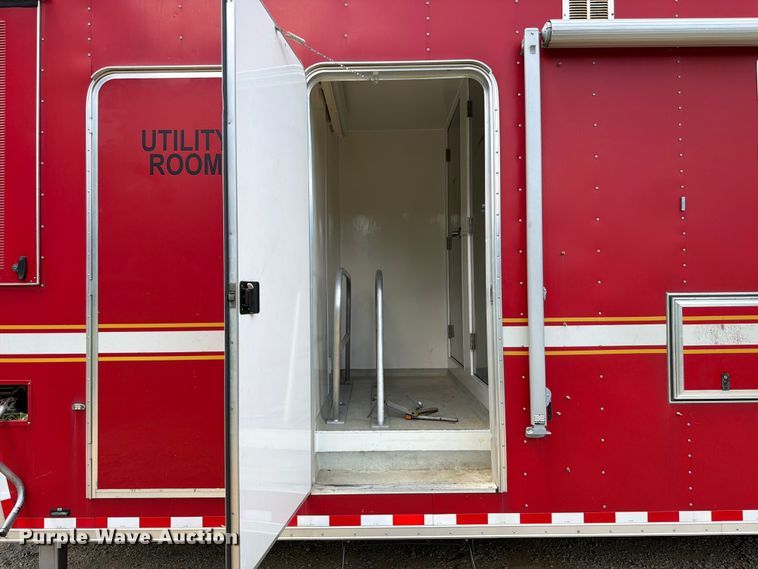 image for item FK3154 2003 Wells Cargo CVG5039 enclosed cargo trailer