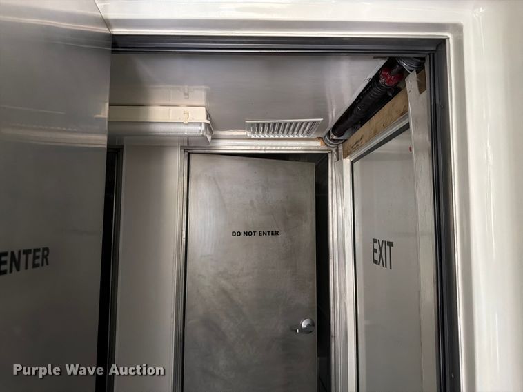 image for item FK3154 2003 Wells Cargo CVG5039 enclosed cargo trailer