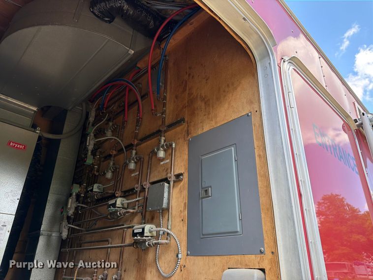 image for item FK3154 2003 Wells Cargo CVG5039 enclosed cargo trailer