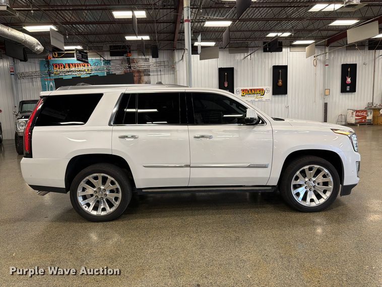 image for item FK3158 2017 Cadillac Escalade SUV