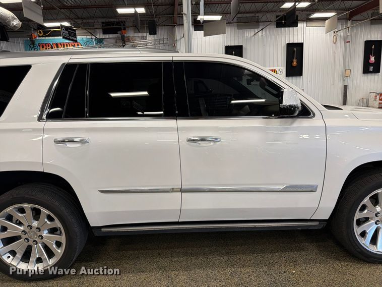 image for item FK3158 2017 Cadillac Escalade SUV