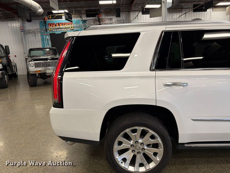 image for item FK3158 2017 Cadillac Escalade SUV