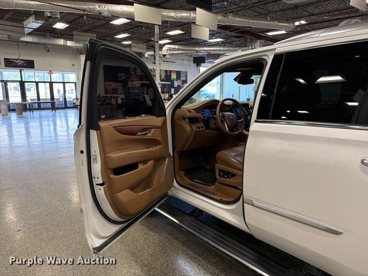 image for item FK3158 2017 Cadillac Escalade SUV