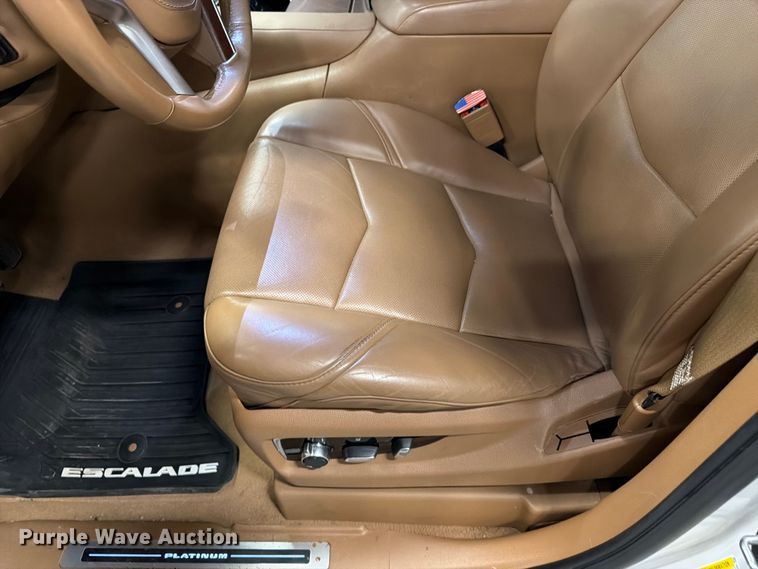 image for item FK3158 2017 Cadillac Escalade SUV