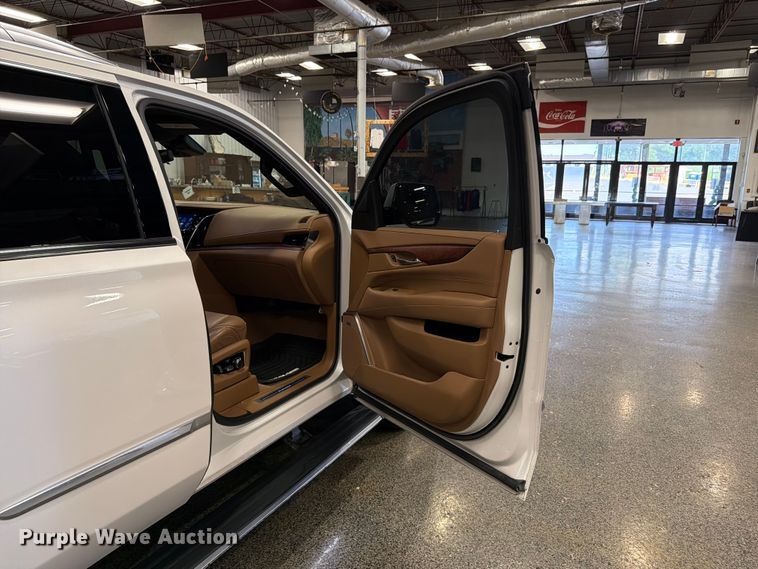 image for item FK3158 2017 Cadillac Escalade SUV